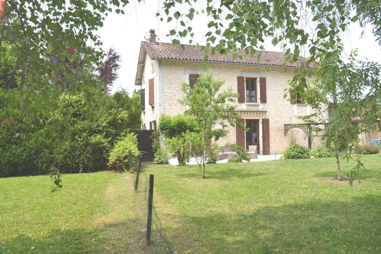 Les Bruyeres B&B Montbron Exteriör bild