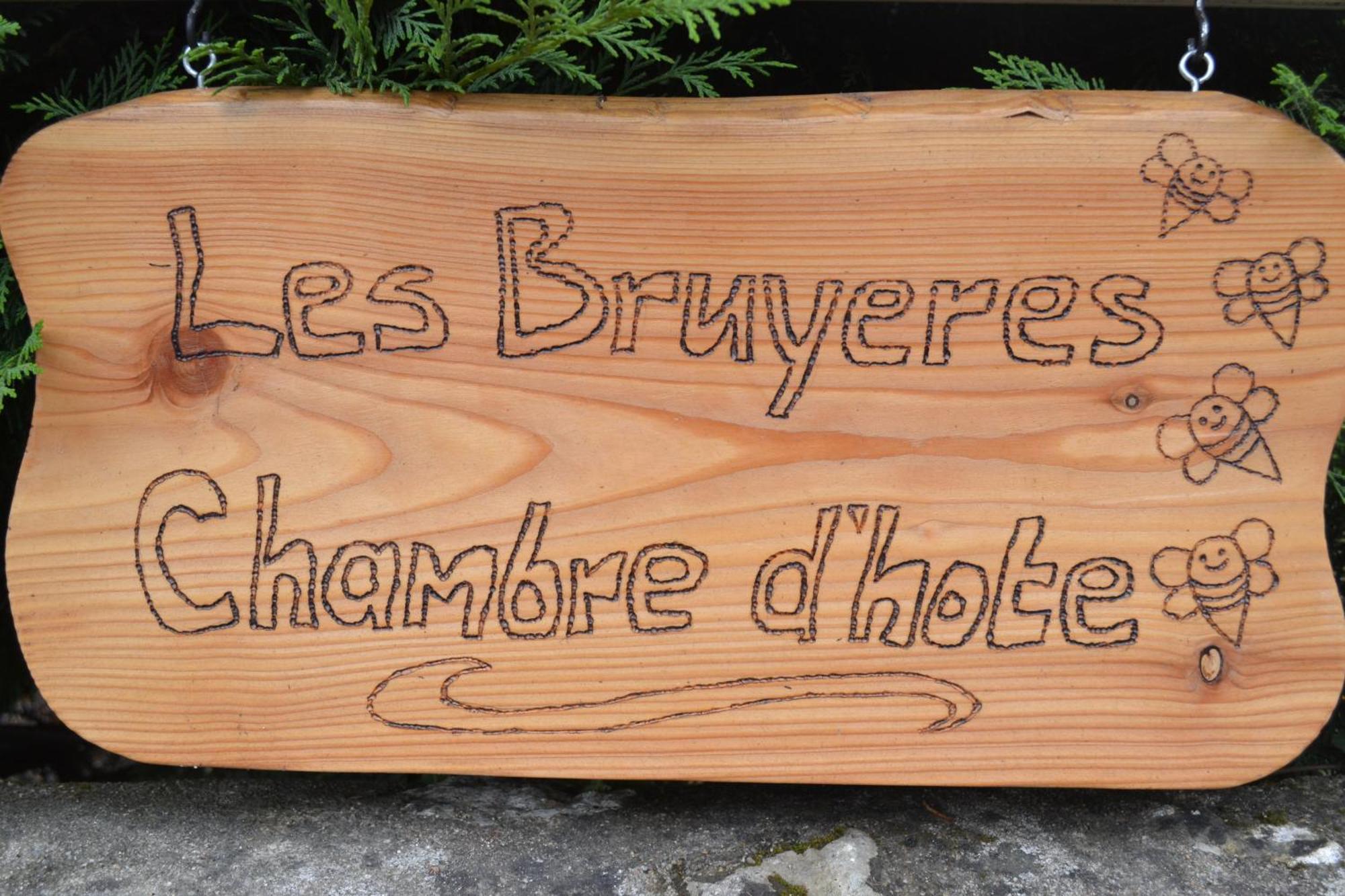 Les Bruyeres B&B Montbron Exteriör bild