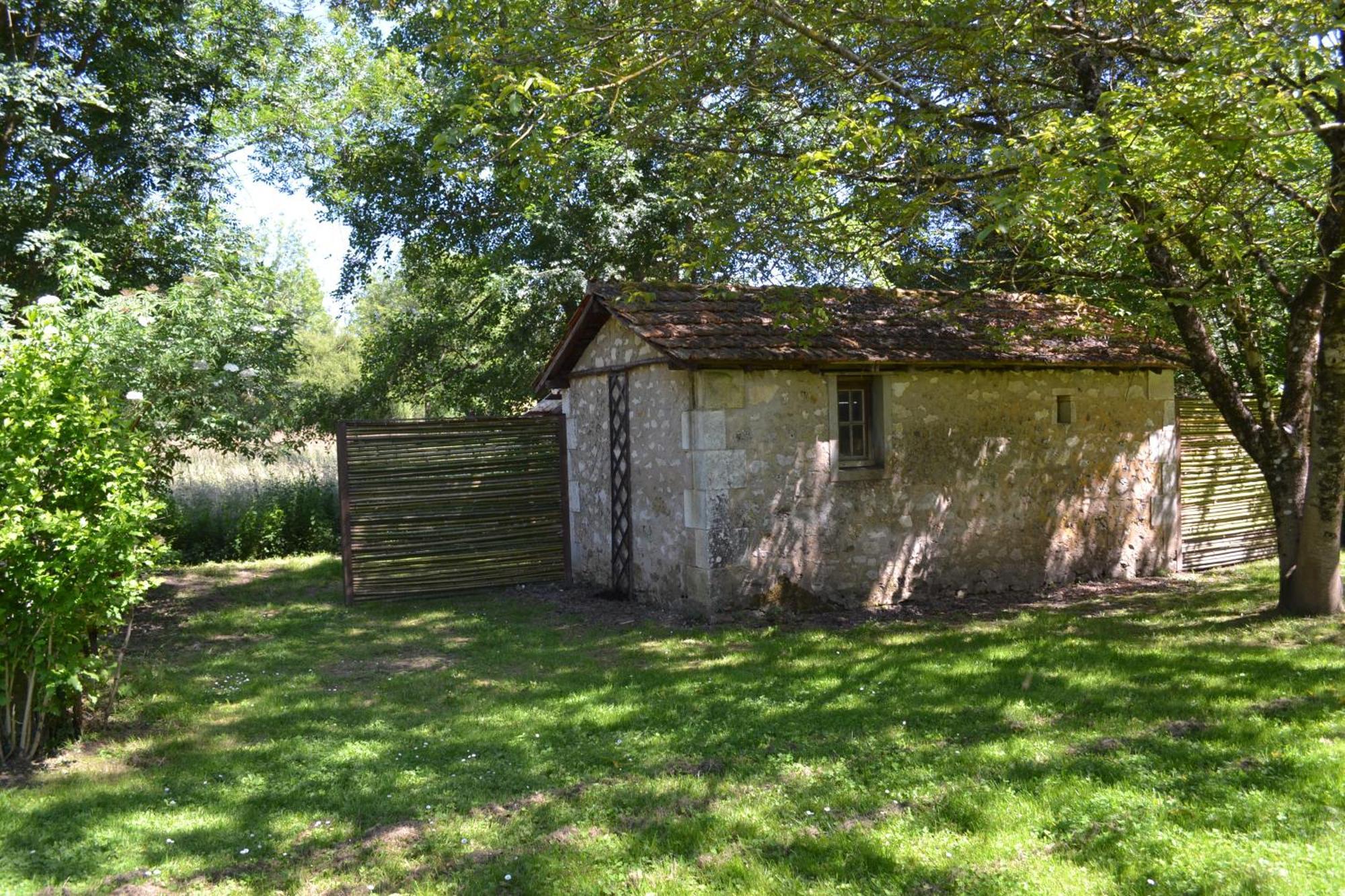 Les Bruyeres B&B Montbron Exteriör bild
